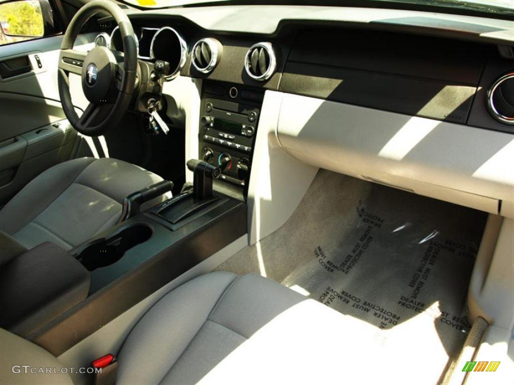 2007 Mustang V6 Deluxe Convertible - Vista Blue Metallic / Light Graphite photo #8