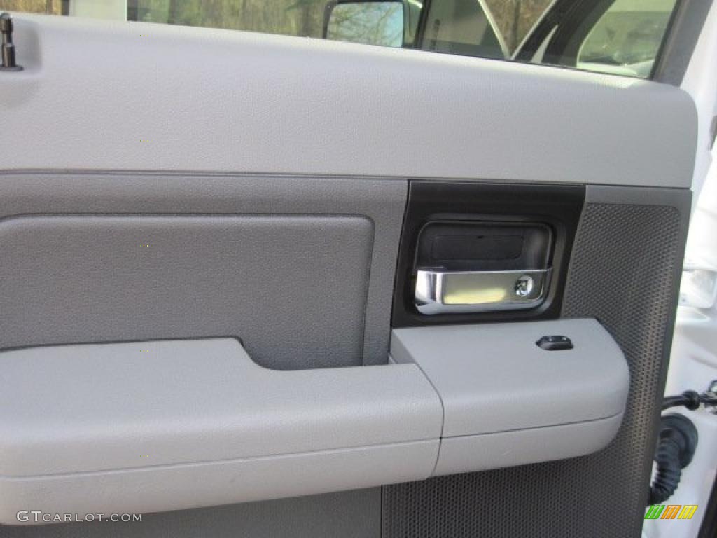 2006 F150 XLT SuperCrew 4x4 - Oxford White / Medium/Dark Flint photo #13
