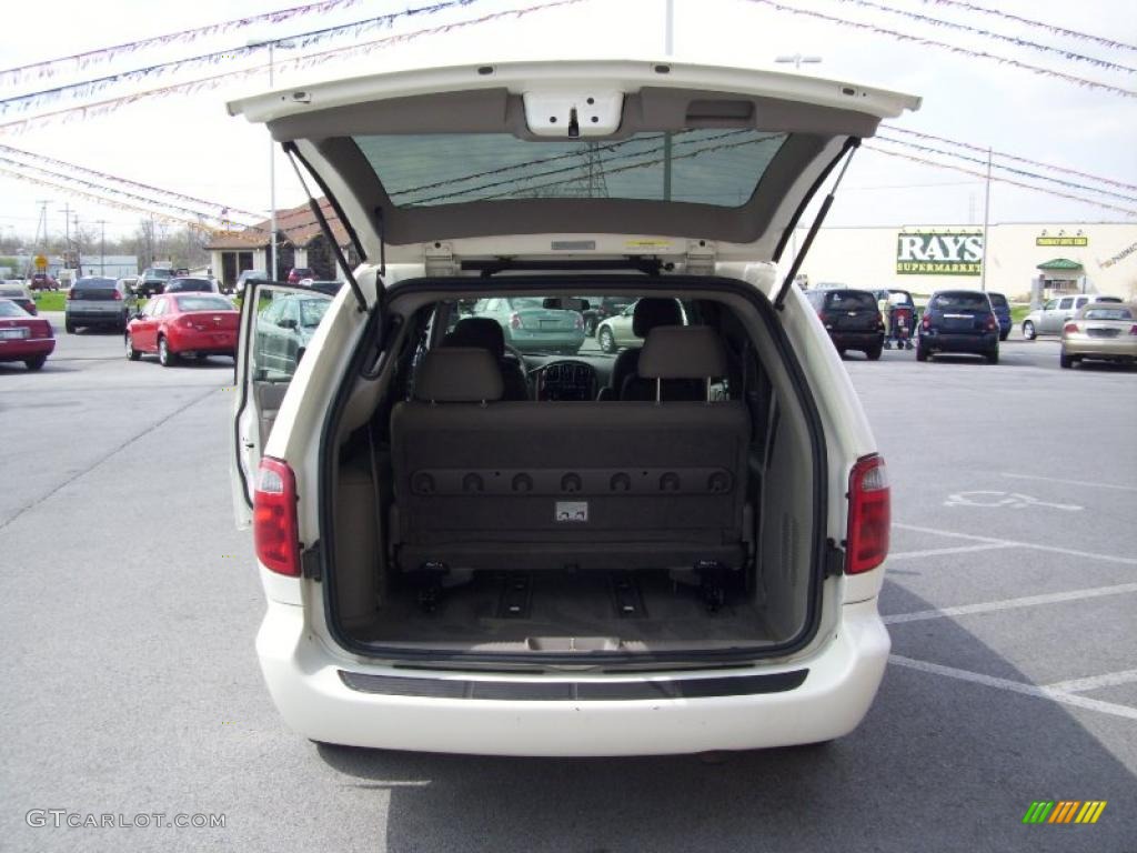 2003 Town & Country LX - Stone White / Taupe photo #5