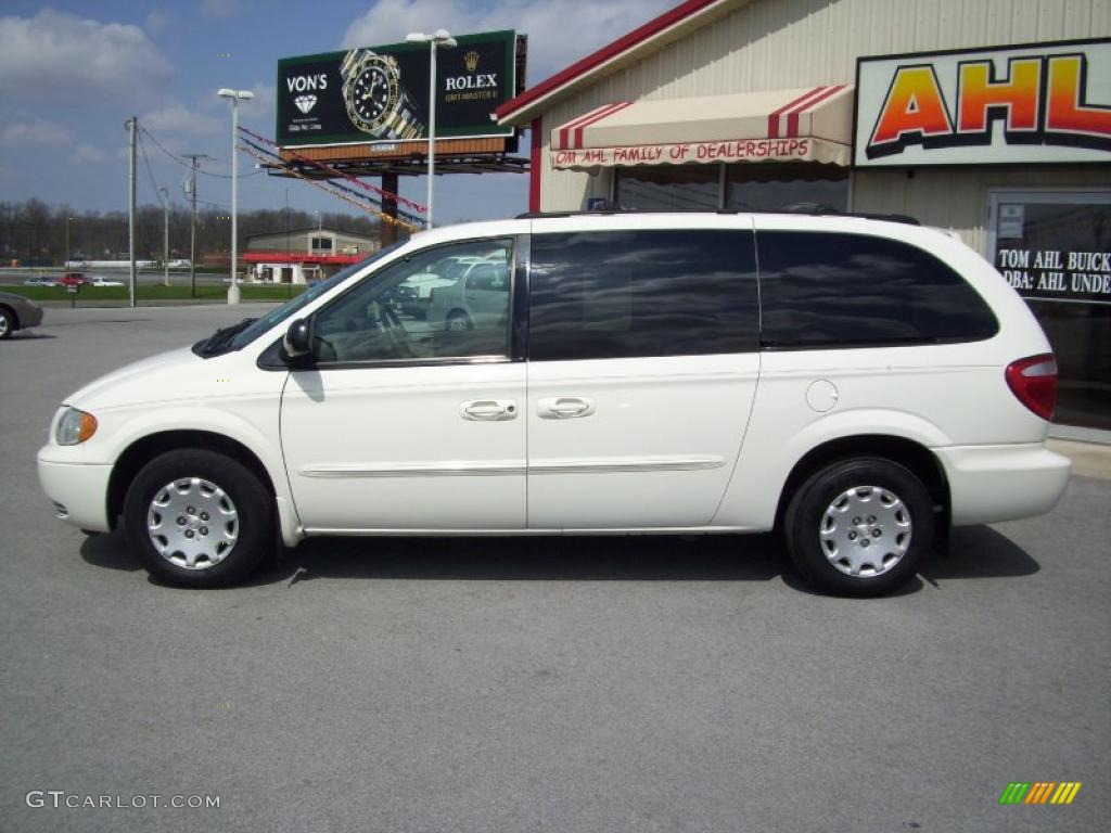 2003 Town & Country LX - Stone White / Taupe photo #6