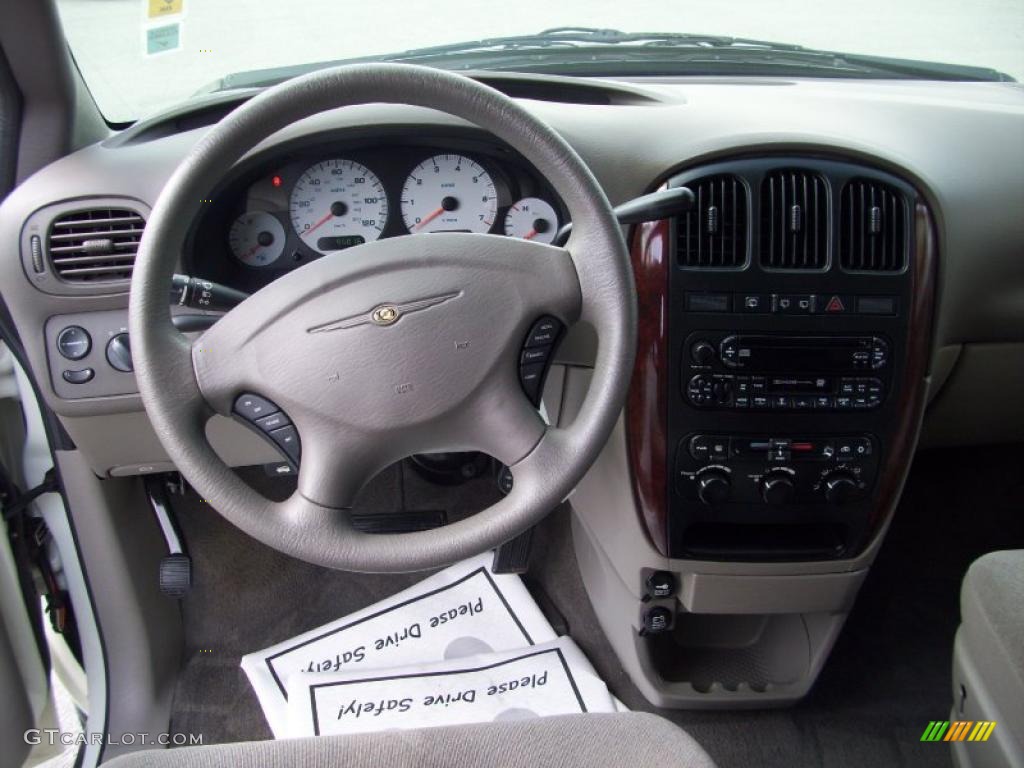 2003 Town & Country LX - Stone White / Taupe photo #9