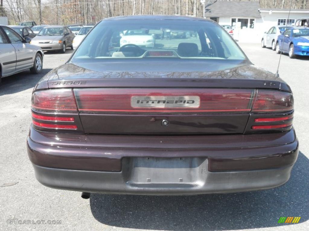 1994 Intrepid ES Sedan - Black Cherry Pearl / Dark Gray photo #6