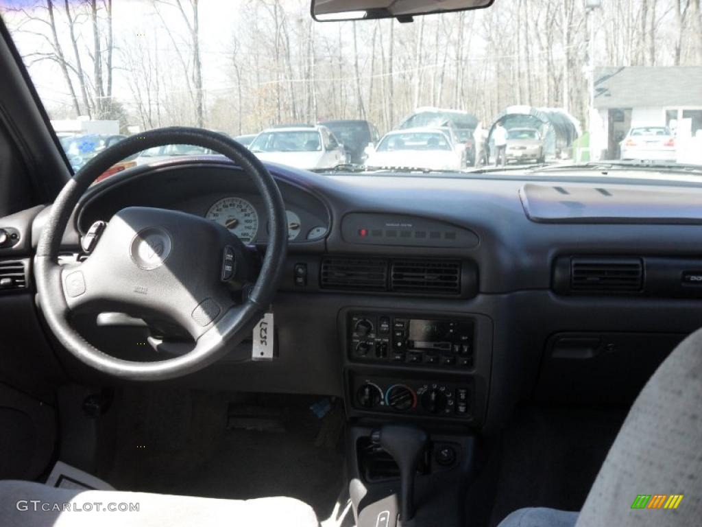 1994 Intrepid ES Sedan - Black Cherry Pearl / Dark Gray photo #12