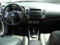 Diamond White Pearl - Outlander XLS 4WD Photo No. 11