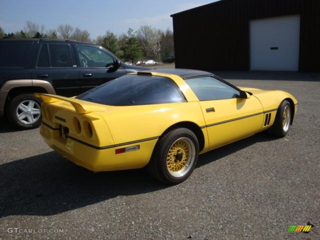 1986 Corvette Coupe - Yellow / Black photo #3