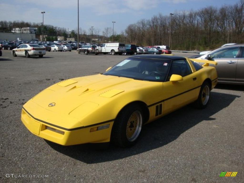 1986 Corvette Coupe - Yellow / Black photo #5