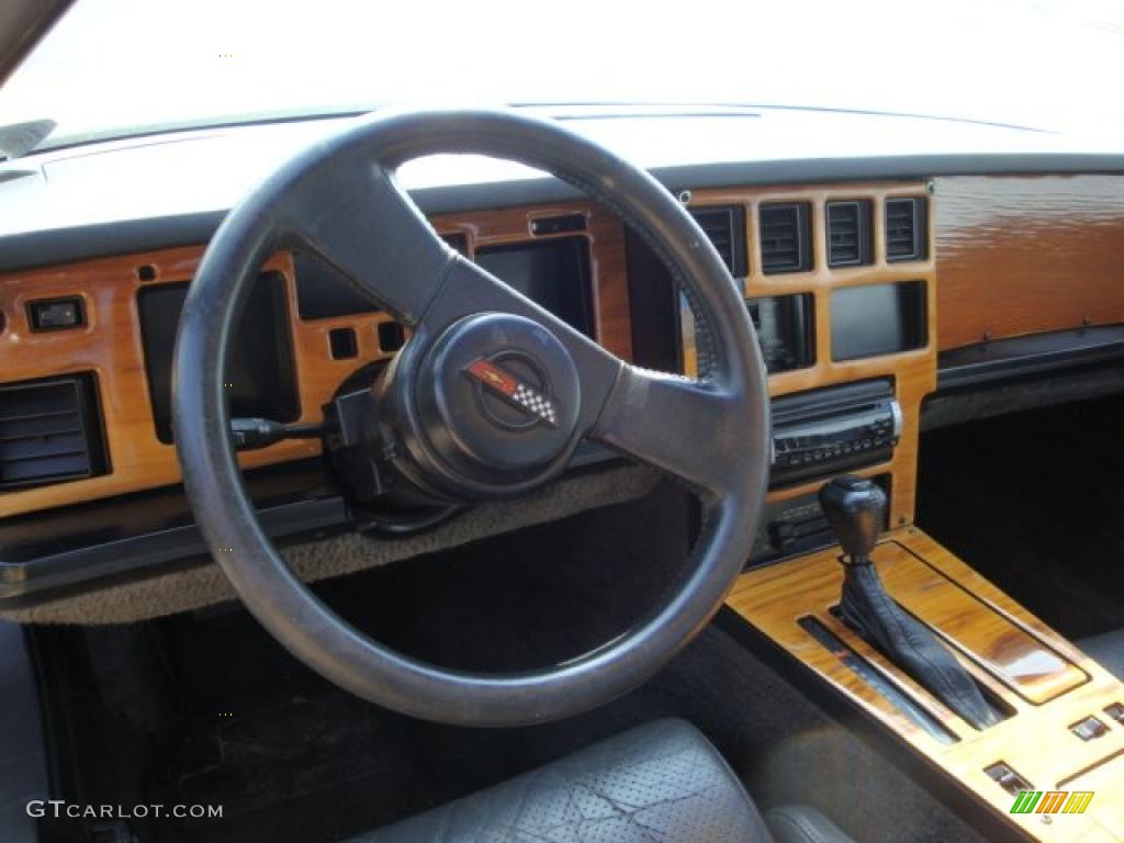 1986 Corvette Coupe - Yellow / Black photo #9
