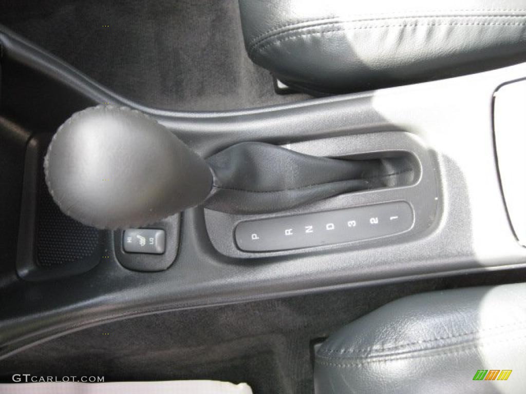 2002 Grand Prix GT Sedan - Black / Graphite photo #32
