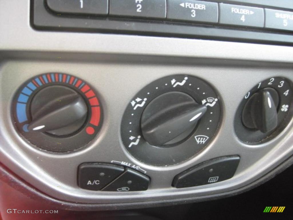 2006 Focus ZX5 SES Hatchback - Sonic Blue Metallic / Charcoal/Light Flint photo #26