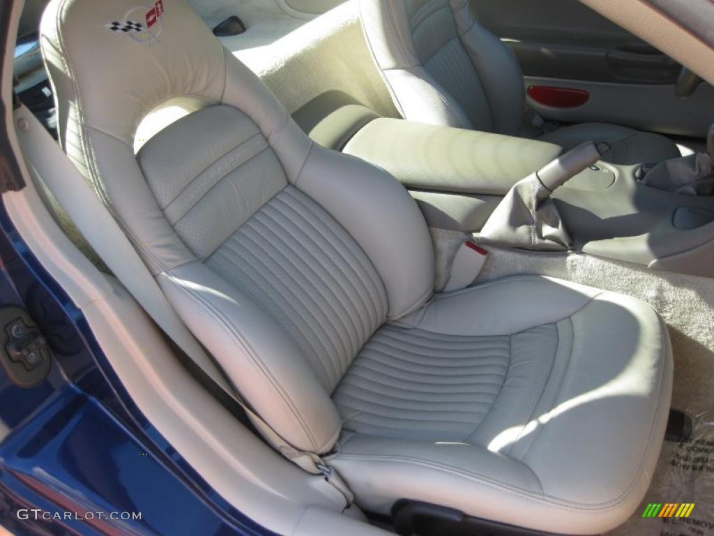 2004 Corvette Coupe - LeMans Blue Metallic / Light Gray photo #11