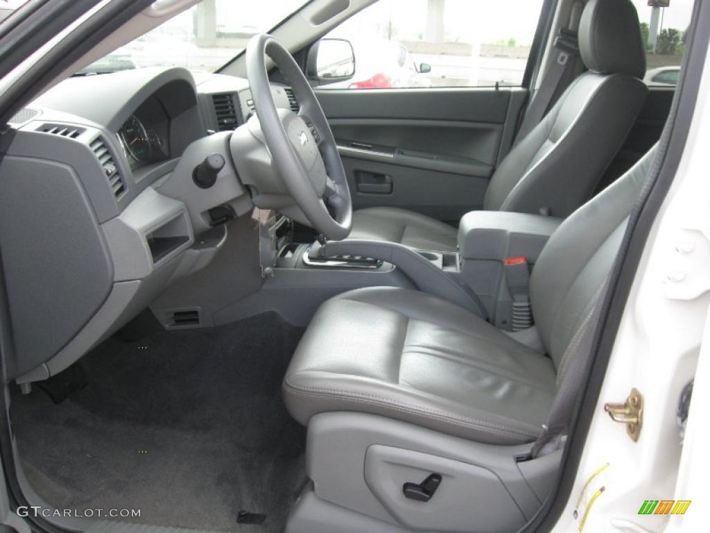 2007 Grand Cherokee Laredo - Stone White / Medium Slate Gray photo #13