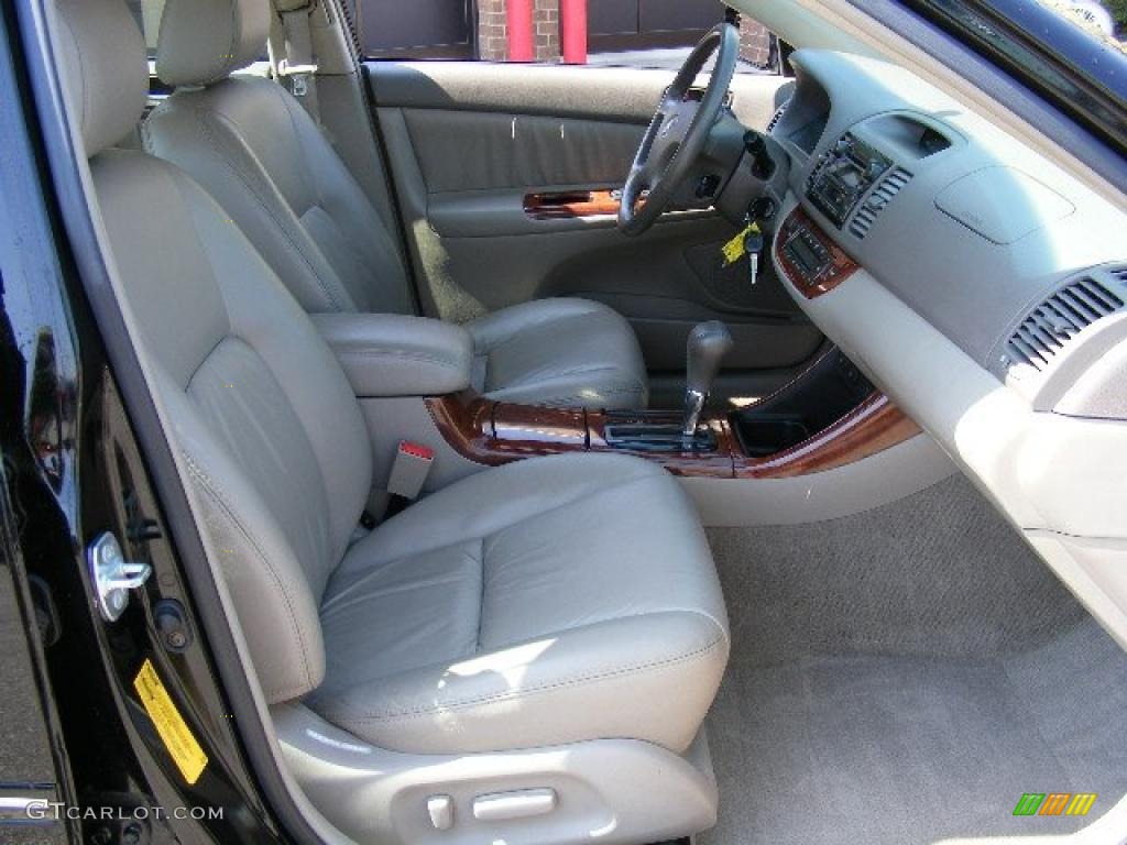 2003 Camry XLE V6 - Black / Taupe photo #13