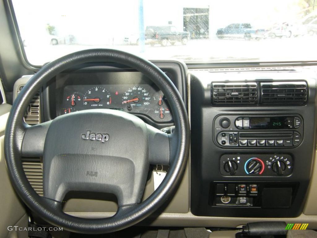 2004 Wrangler Rubicon 4x4 - Stone White / Dark Slate Gray photo #21