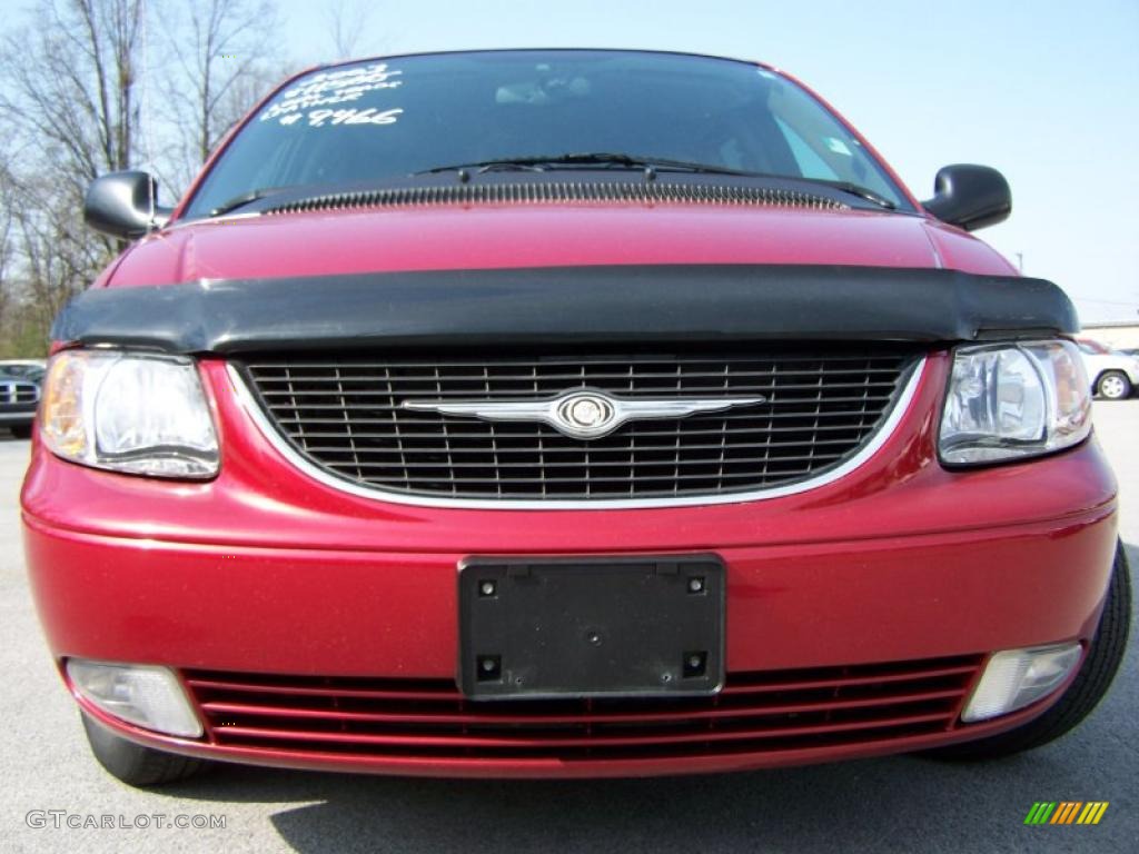 2003 Town & Country LXi - Inferno Red Pearl / Taupe photo #2