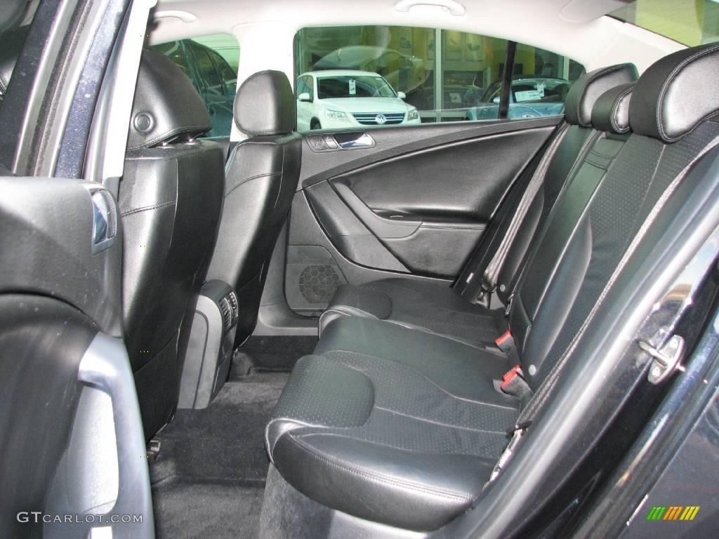 2006 Passat 2.0T Sedan - Deep Black / Black photo #12