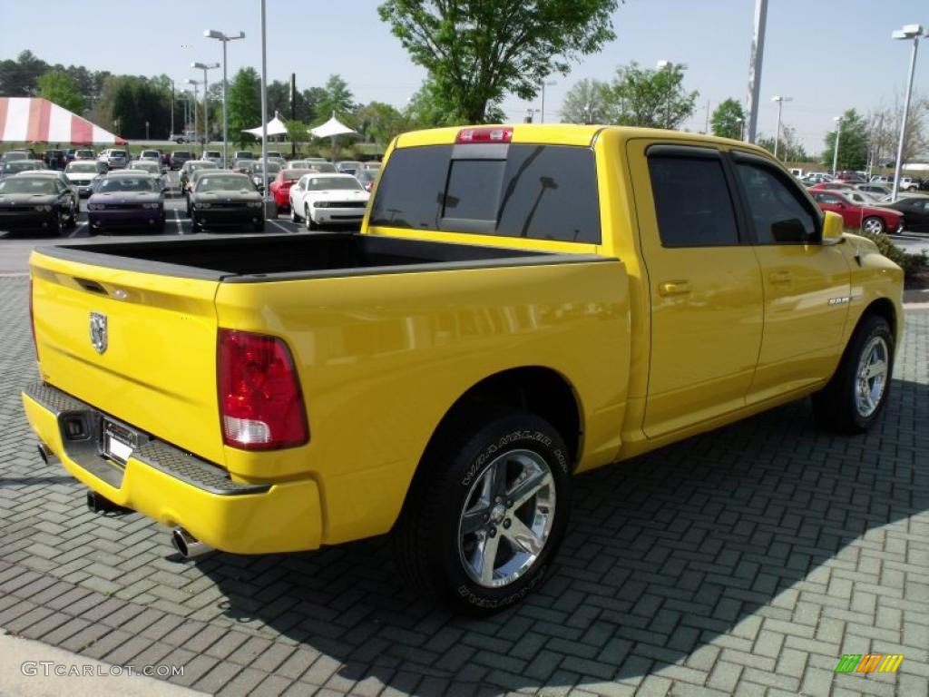 2009 Ram 1500 Sport Crew Cab - Detonator Yellow / Dark Slate/Medium Graystone photo #5