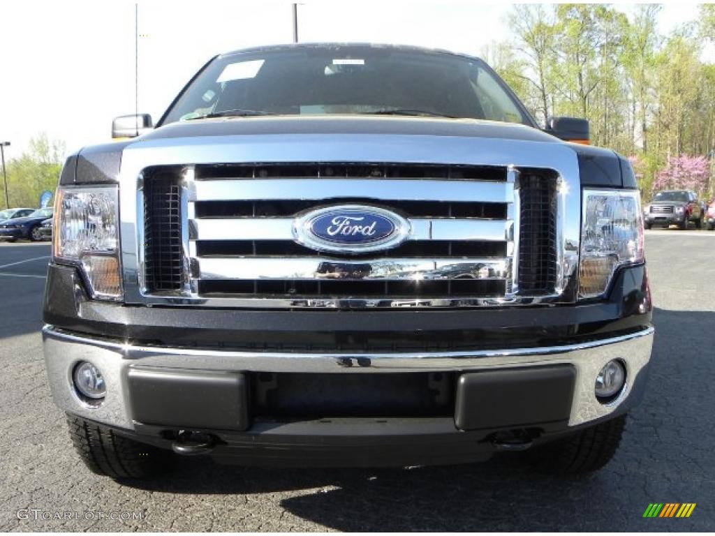 2010 F150 XLT SuperCrew 4x4 - Tuxedo Black / Medium Stone photo #7