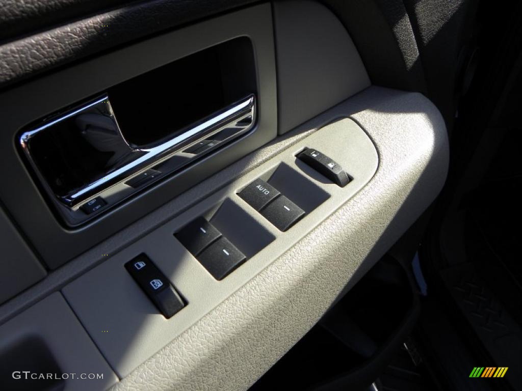 2010 F150 XLT SuperCrew 4x4 - Tuxedo Black / Medium Stone photo #18