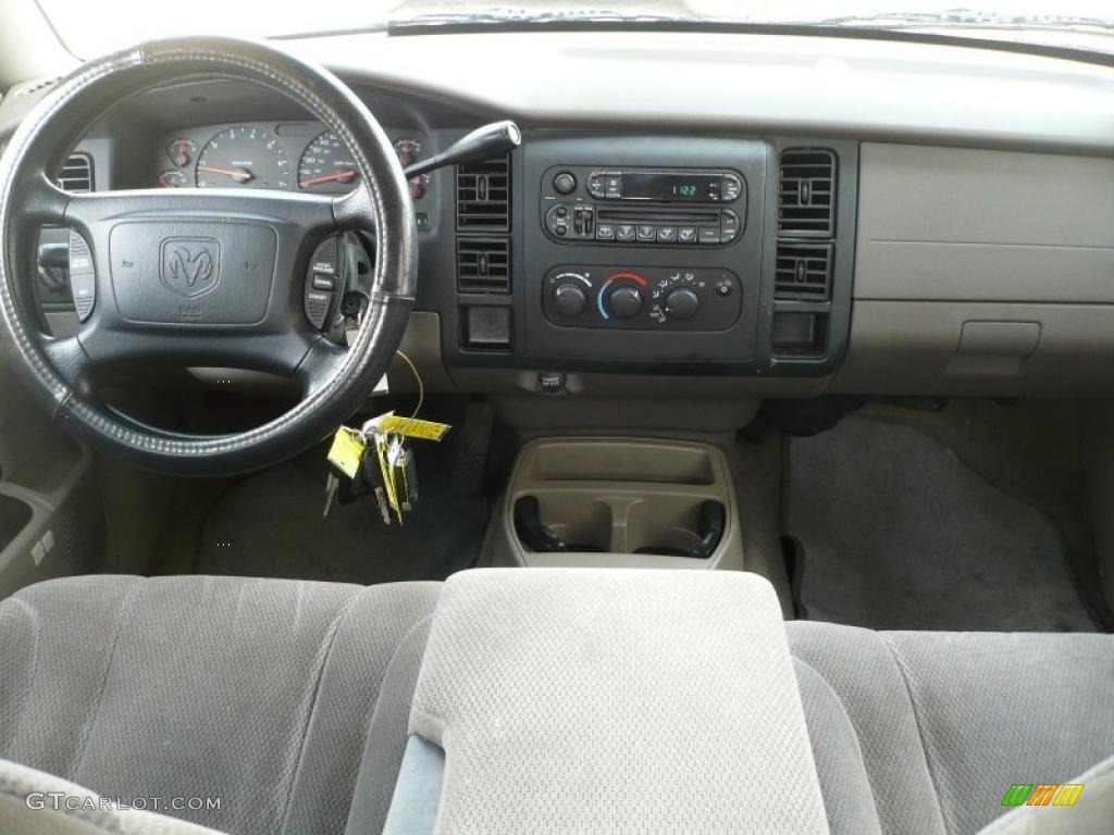 2003 Dakota SXT Quad Cab - Black / Dark Slate Gray photo #13