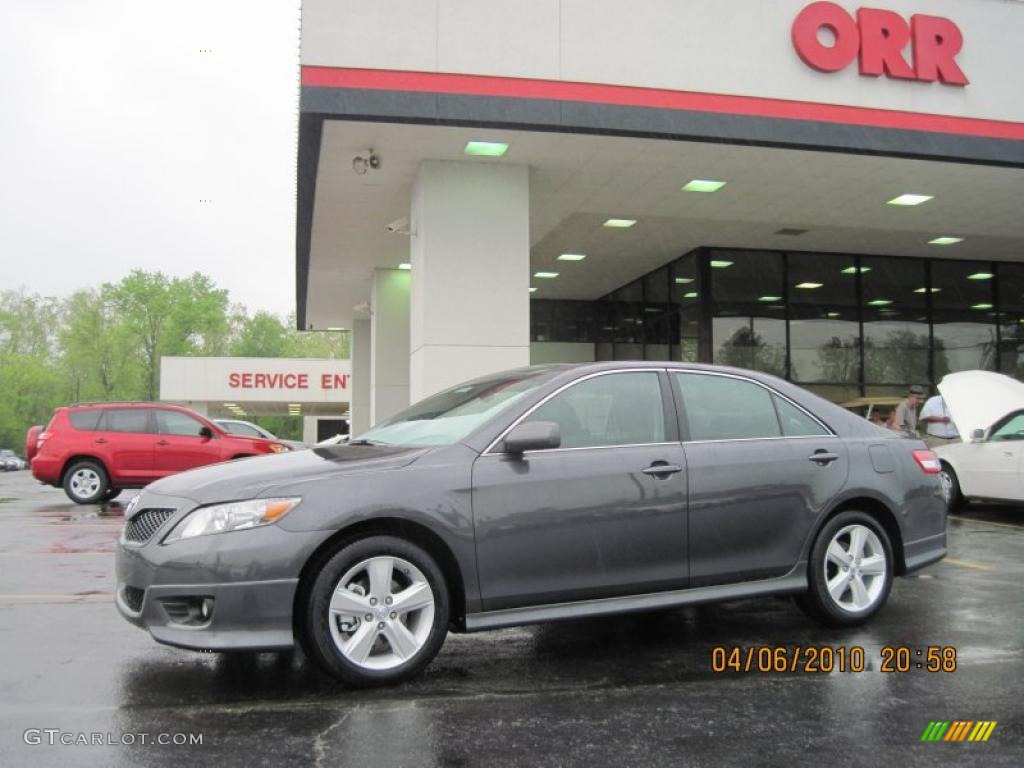 2011 Camry SE - Magnetic Gray Metallic / Dark Charcoal photo #1