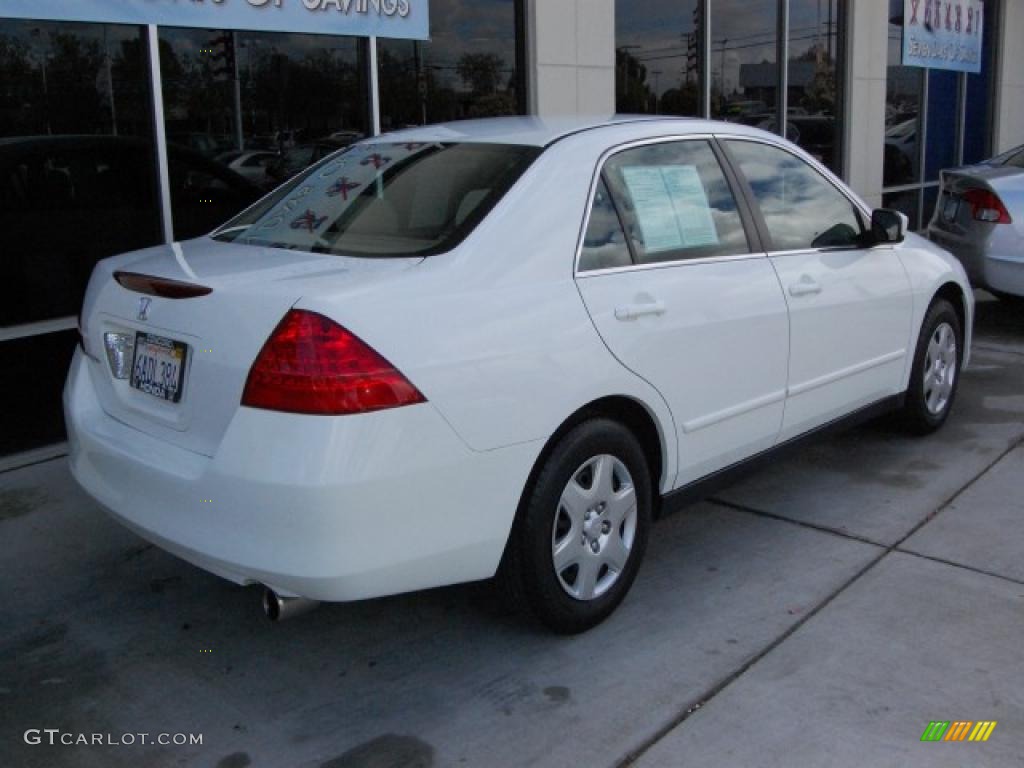 2007 Accord LX Sedan - Taffeta White / Ivory photo #3