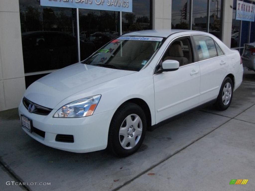 2007 Accord LX Sedan - Taffeta White / Ivory photo #7