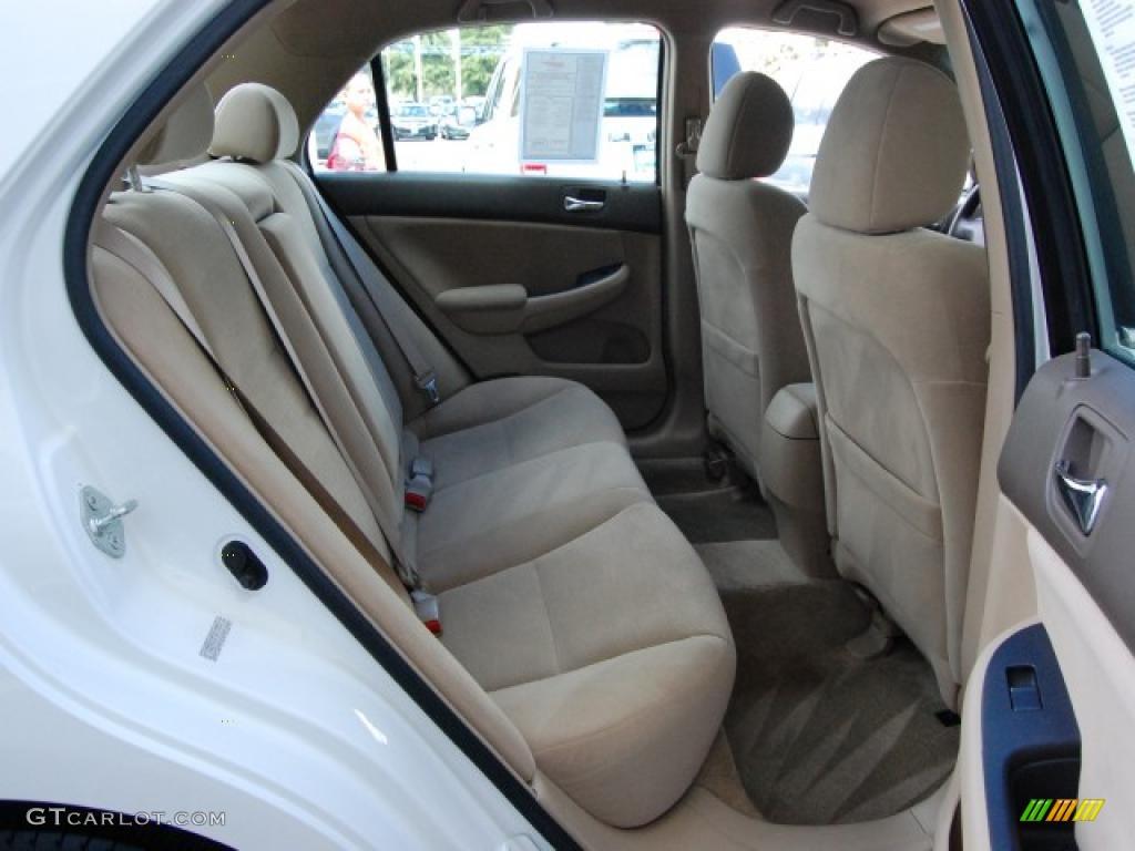 2007 Accord LX Sedan - Taffeta White / Ivory photo #15