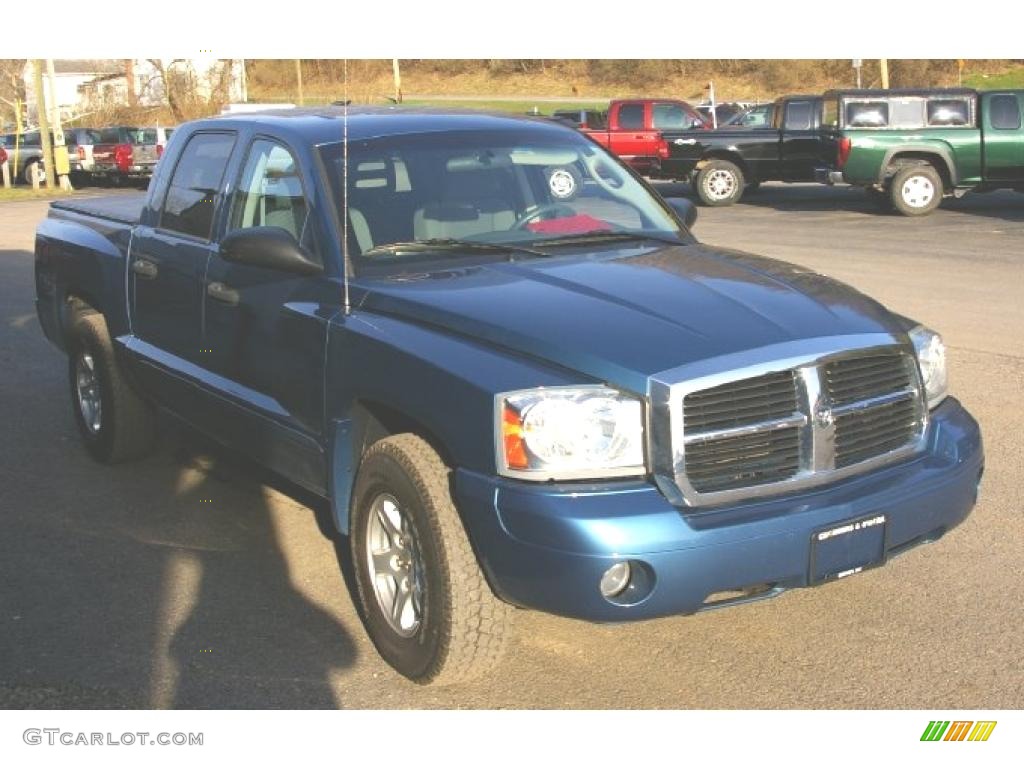 2005 Dakota SLT Quad Cab 4x4 - Atlantic Blue Pearl / Medium Slate Gray photo #15