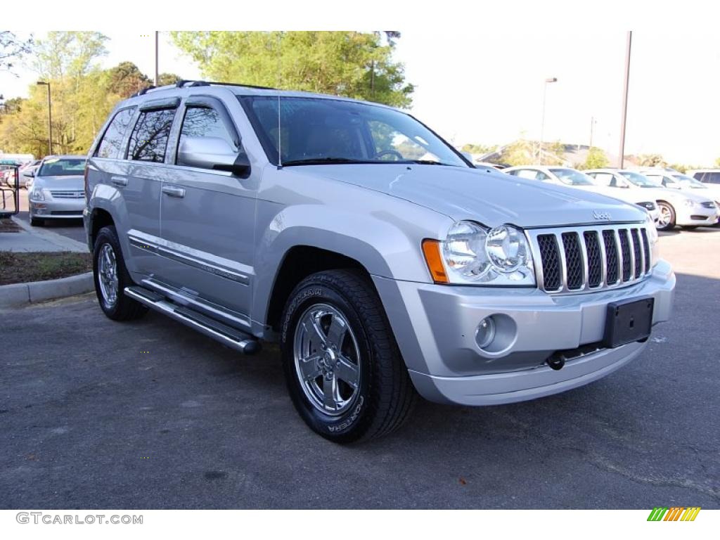 2007 Grand Cherokee Overland 4x4 - Bright Silver Metallic / Medium Slate Gray photo #3