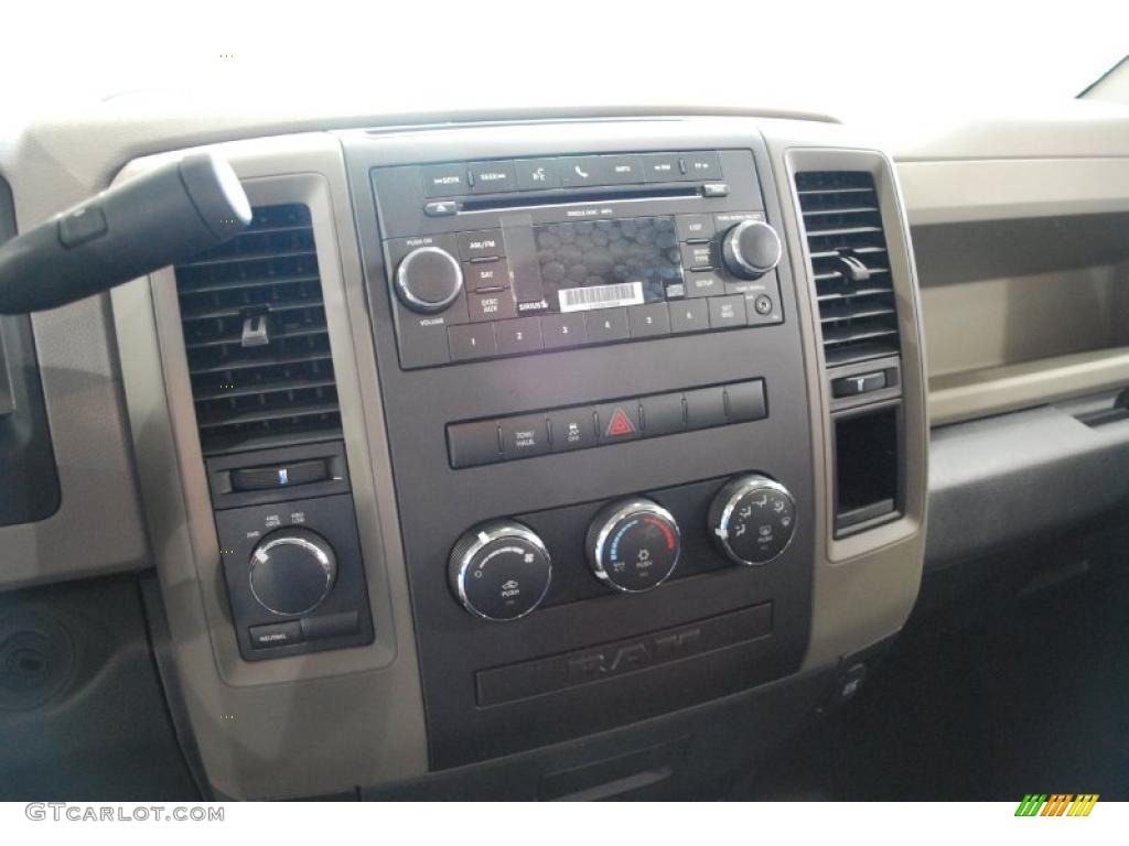 2010 Ram 1500 ST Quad Cab 4x4 - Austin Tan Pearl / Dark Slate/Medium Graystone photo #12