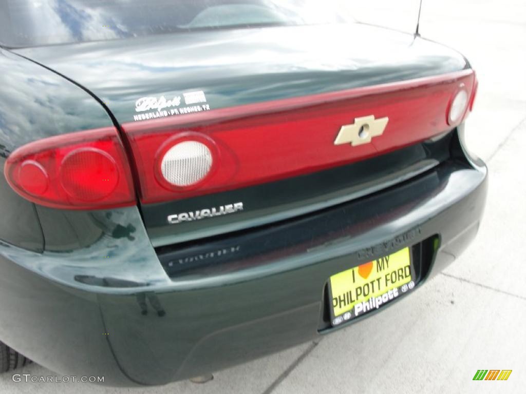 2004 Cavalier Sedan - Dark Green Metallic / Graphite photo #19