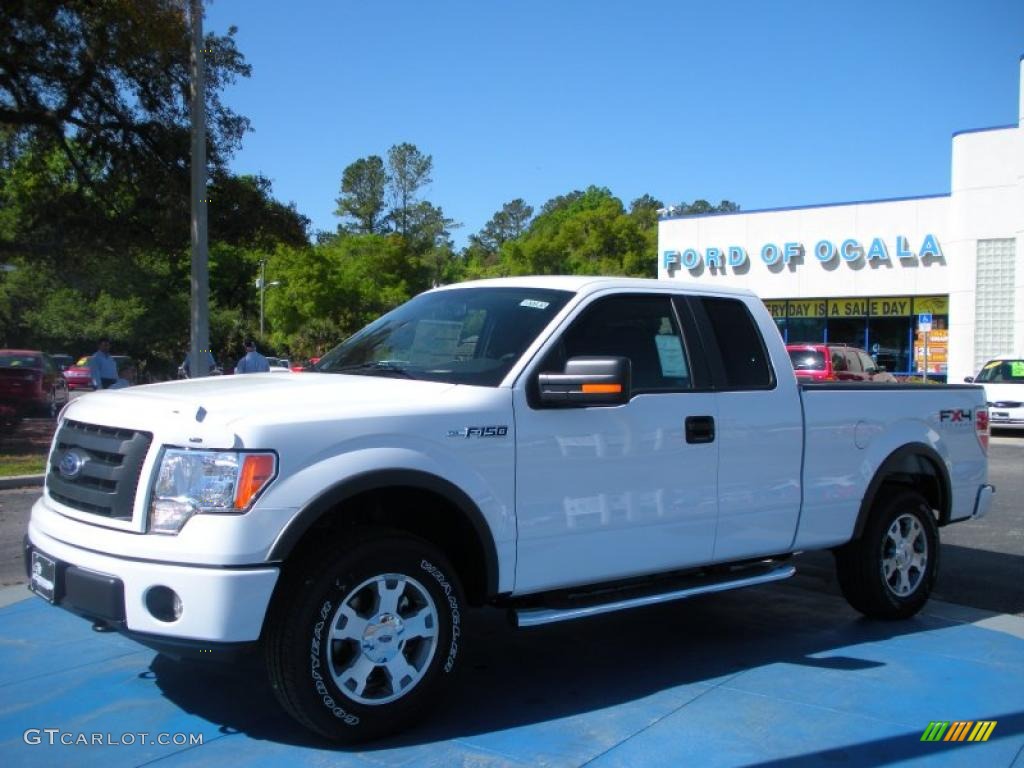 2010 F150 FX4 SuperCab 4x4 - Oxford White / Black photo #1