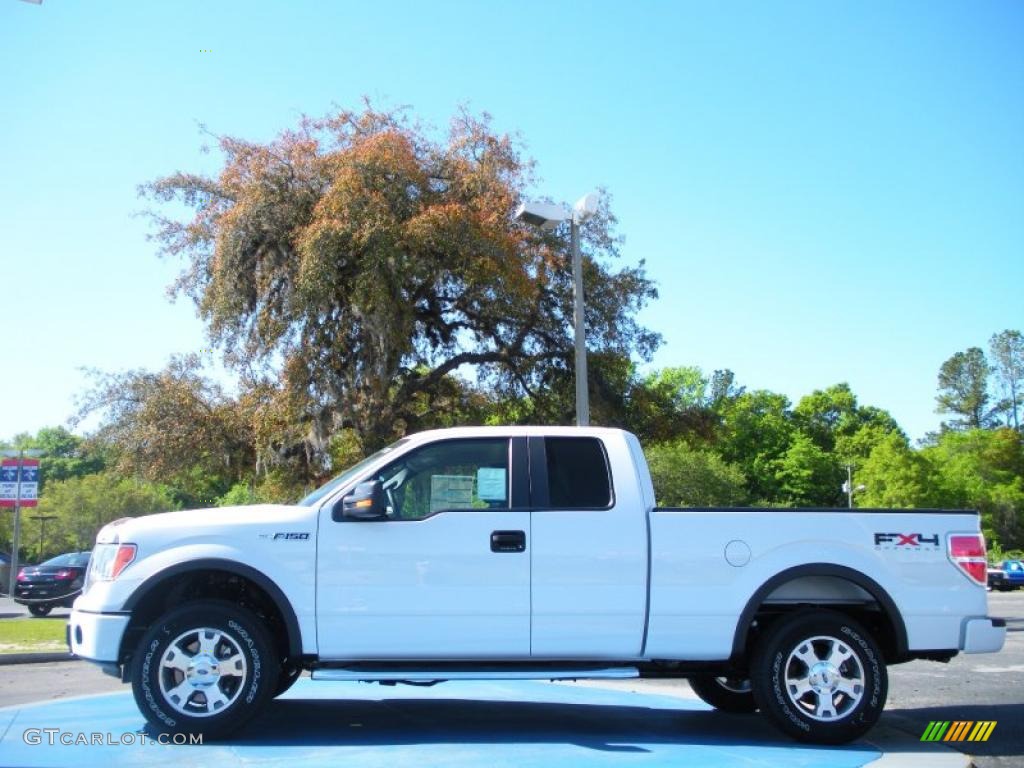 2010 F150 FX4 SuperCab 4x4 - Oxford White / Black photo #2