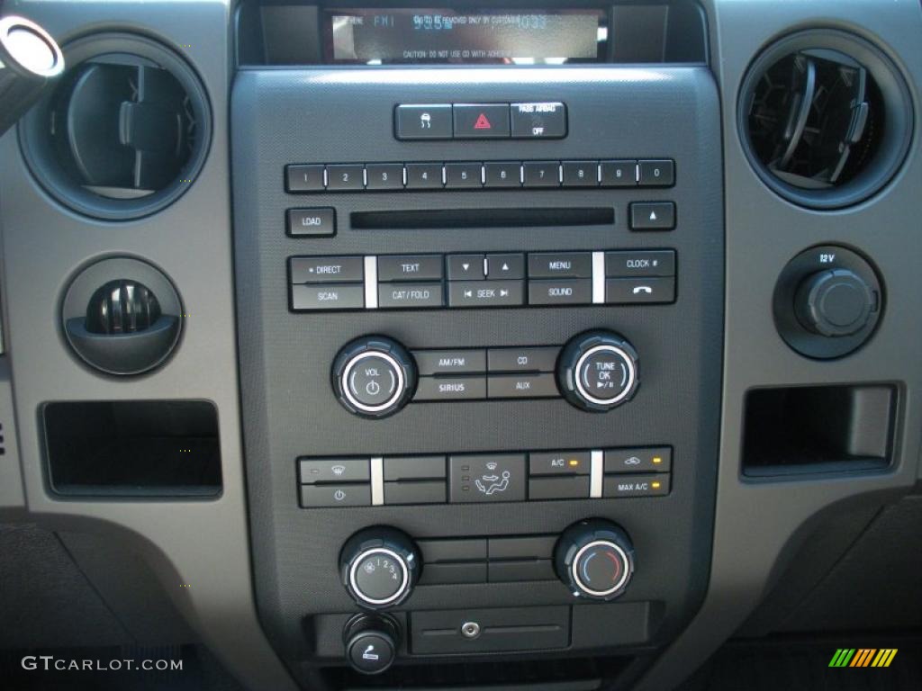 2010 F150 XL SuperCab - Ingot Silver Metallic / Medium Stone photo #9