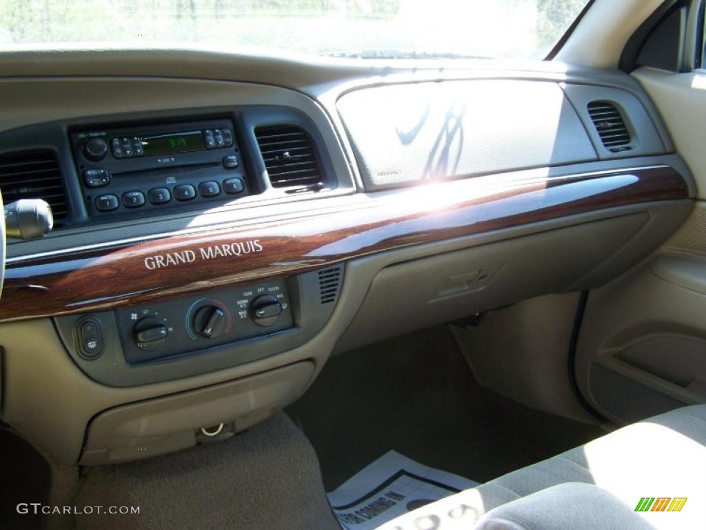 2004 Grand Marquis GS - Arizona Beige Metallic / Medium Parchment photo #19