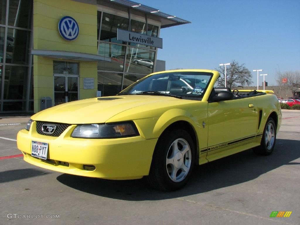 2001 Mustang V6 Convertible - Zinc Yellow Metallic / Dark Charcoal photo #1