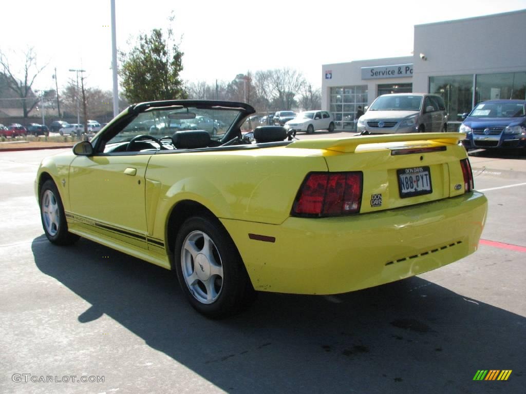 2001 Mustang V6 Convertible - Zinc Yellow Metallic / Dark Charcoal photo #3