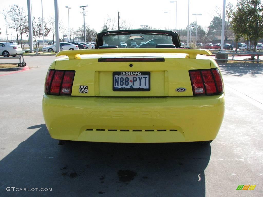 2001 Mustang V6 Convertible - Zinc Yellow Metallic / Dark Charcoal photo #4