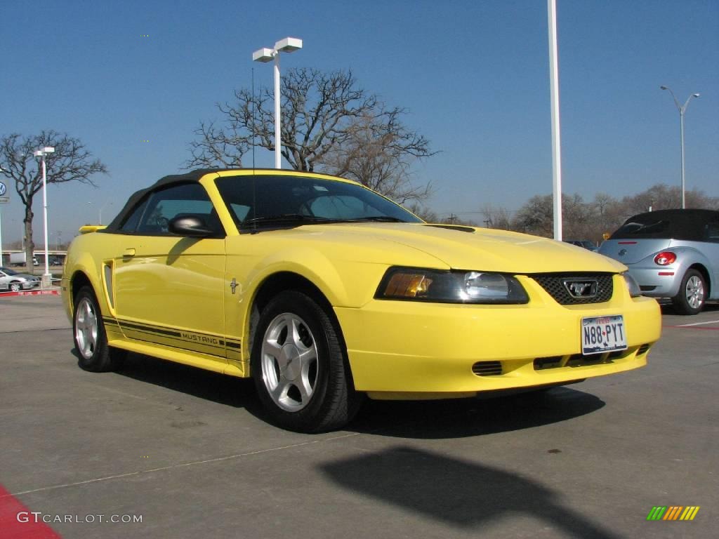 2001 Mustang V6 Convertible - Zinc Yellow Metallic / Dark Charcoal photo #7