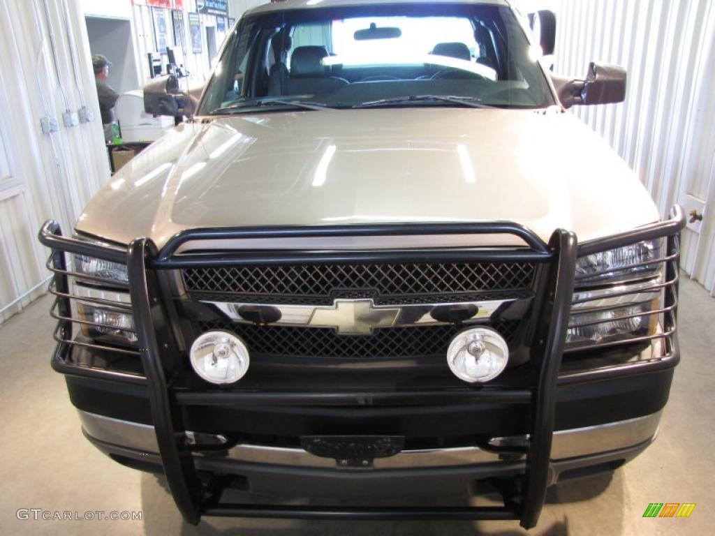 2003 Silverado 2500HD LS Extended Cab 4x4 - Light Pewter Metallic / Dark Charcoal photo #6