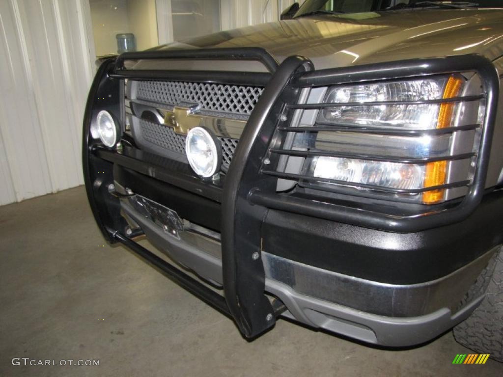 2003 Silverado 2500HD LS Extended Cab 4x4 - Light Pewter Metallic / Dark Charcoal photo #21