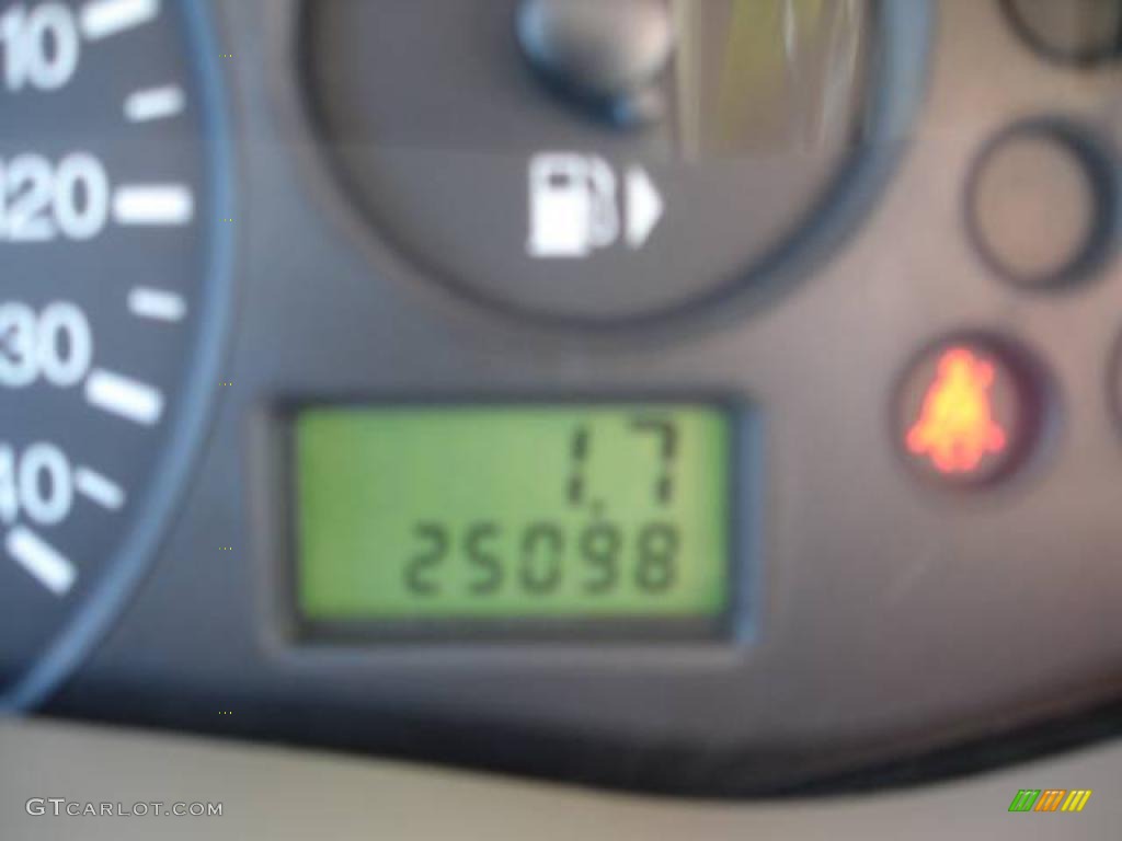 2007 Focus ZX4 SE Sedan - Infra-Red / Dark Pebble/Light Pebble photo #3
