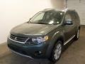 2009 Manitoba Green Metallic Mitsubishi Outlander SE 4WD  photo #1