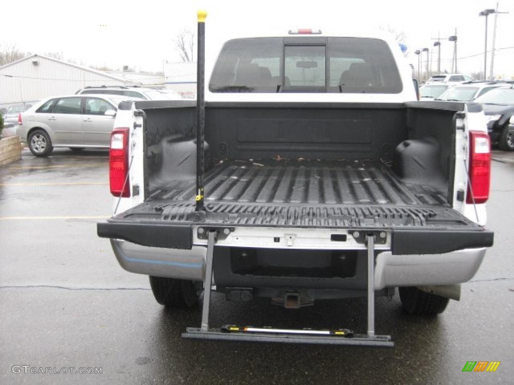 2008 F350 Super Duty Lariat Crew Cab 4x4 - Oxford White / Camel photo #18