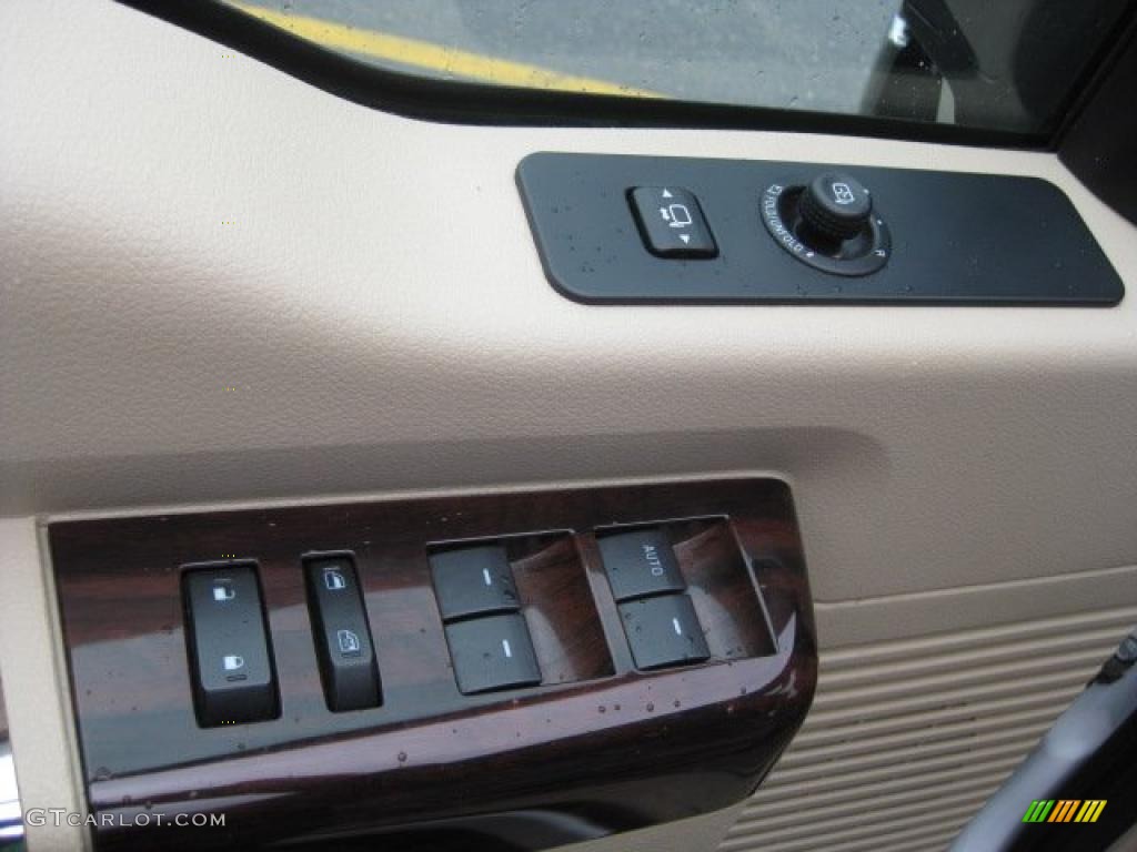 2008 F350 Super Duty Lariat Crew Cab 4x4 - Oxford White / Camel photo #24