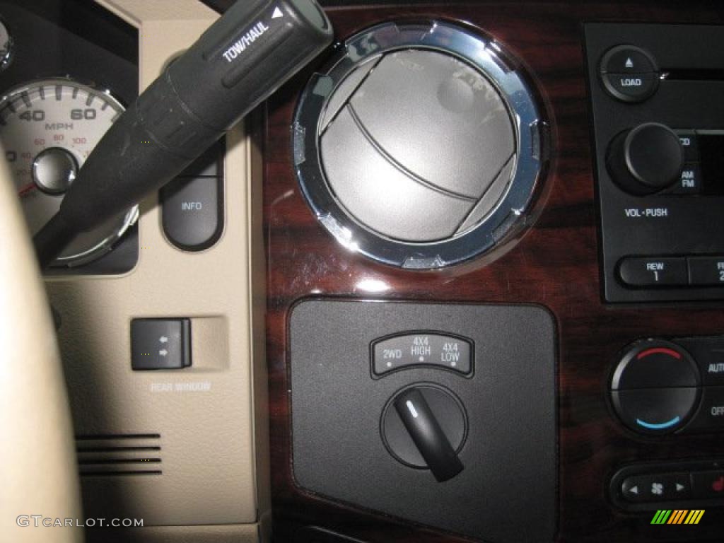 2008 F350 Super Duty Lariat Crew Cab 4x4 - Oxford White / Camel photo #29