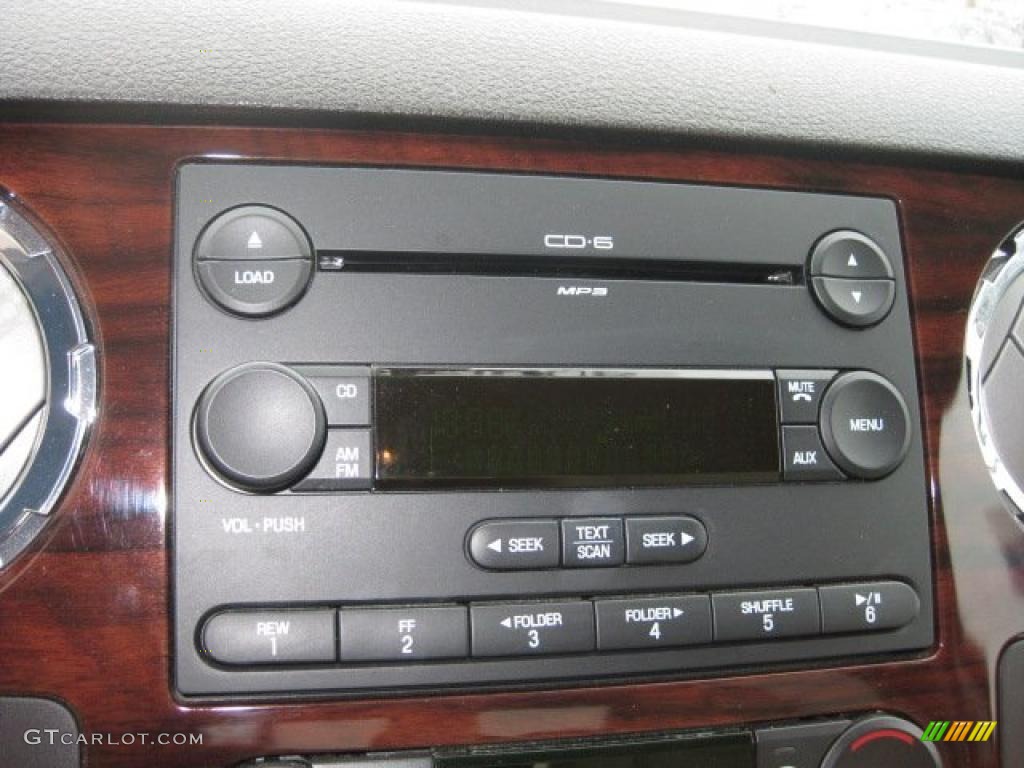 2008 F350 Super Duty Lariat Crew Cab 4x4 - Oxford White / Camel photo #30