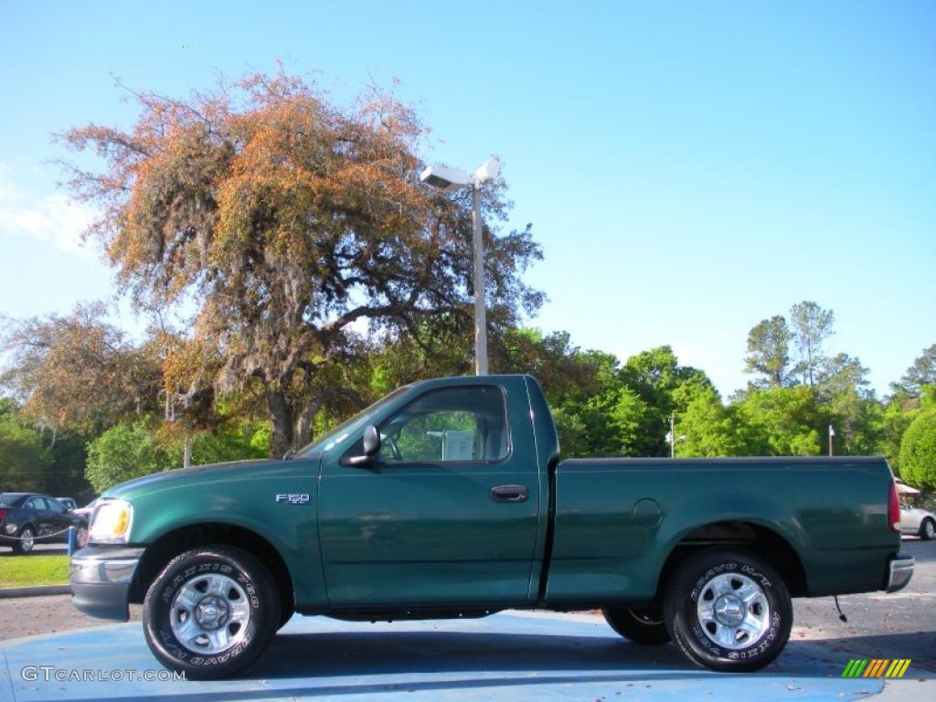 1999 F150 XL Regular Cab - Woodland Green Metallic / Medium Graphite photo #2