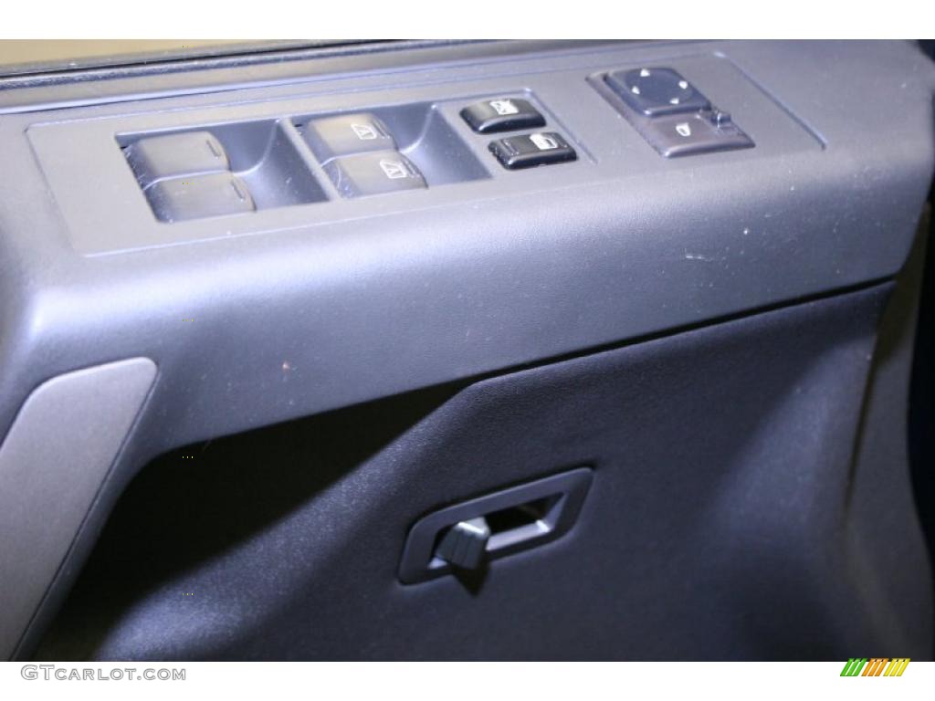 2006 Armada SE - Majestic Blue / Graphite/Titanium photo #27