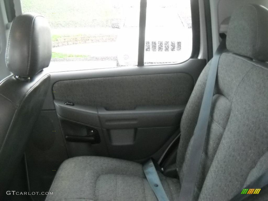 2004 Explorer XLS 4x4 - Silver Birch Metallic / Graphite photo #12